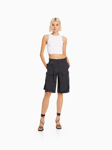 Bershka Loosefit Shorts in Grau