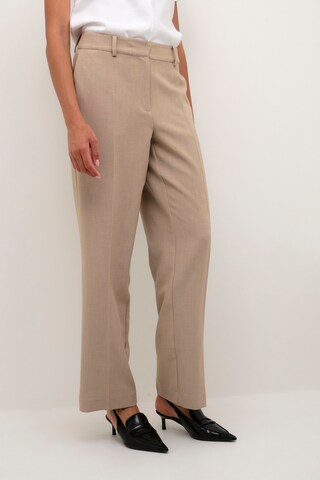 Coupe slim Pantalon à plis 'Nina ' KAREN BY SIMONSEN en beige