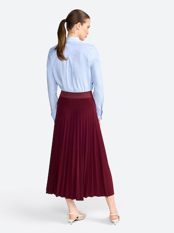 Rich & Royal Skirt in Red