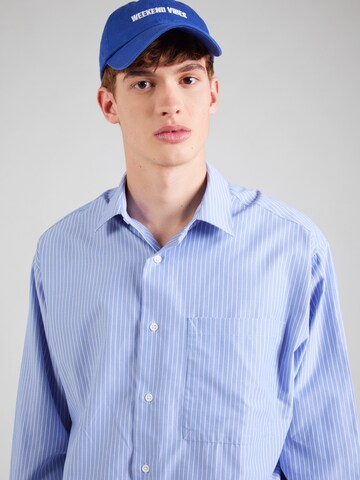 Comfort fit Camicia di TOPMAN in blu