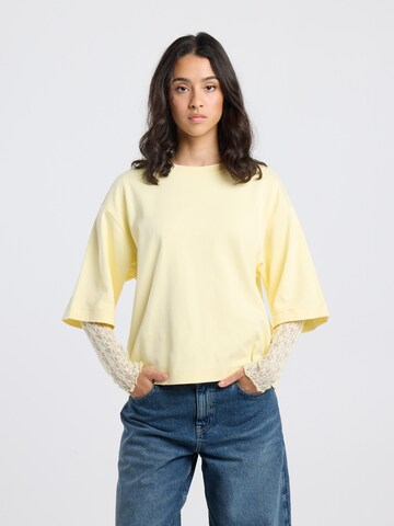 T-shirt America Today en jaune : devant