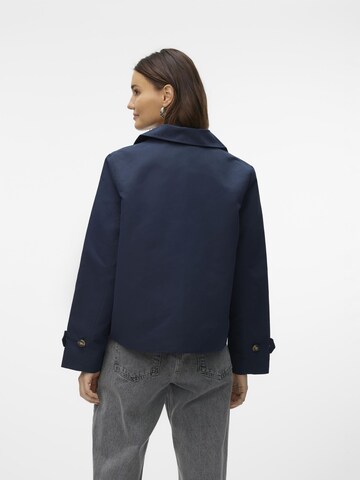 VERO MODA Overgangsfrakke 'CHLOEMIA' i blå