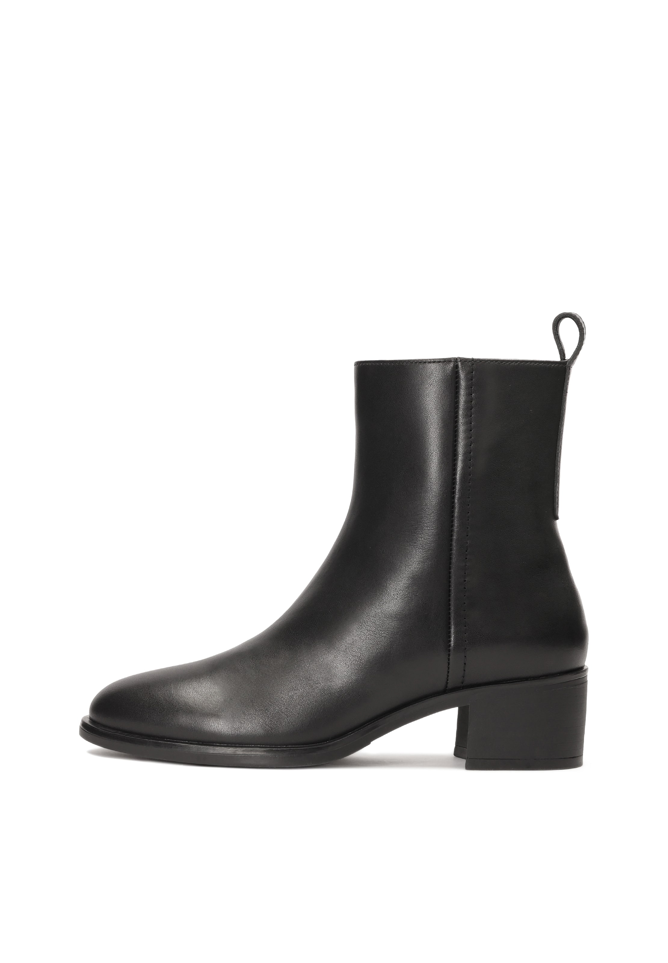 melns Kazar Puszābaki: no priekšpuses