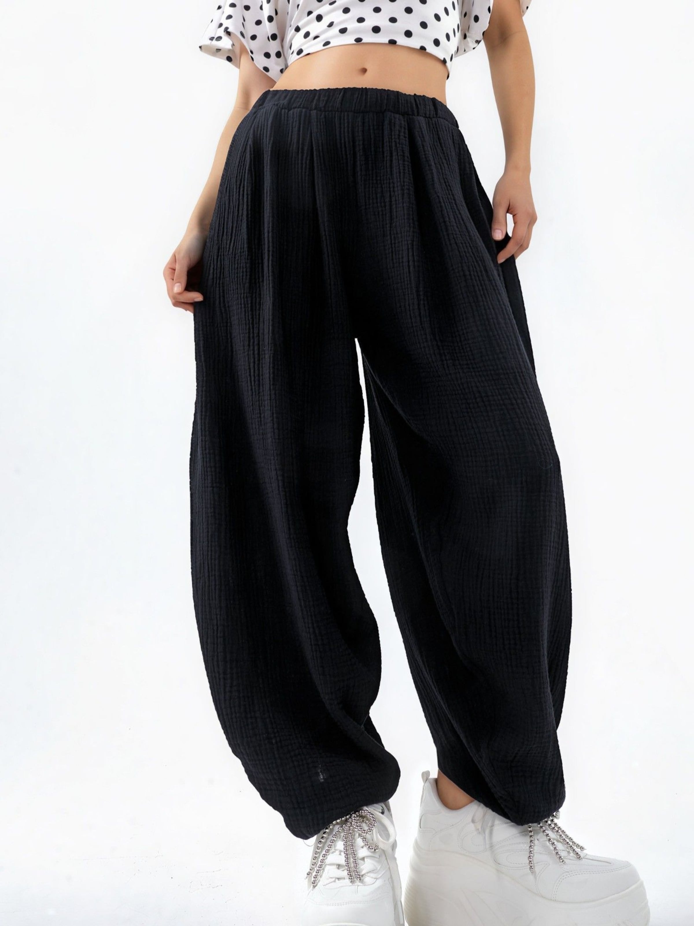 Effilé Pantalon Busem en noir : devant