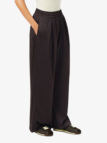 LACOSTE Wide leg Bandplooibroek in Bruin: voorkant