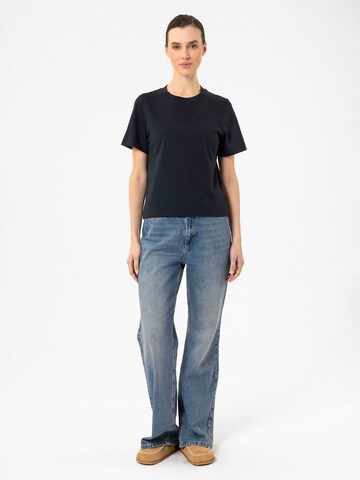 Antioch T-shirt 'Cosmina' i blå