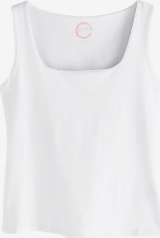 Next Top in White: front