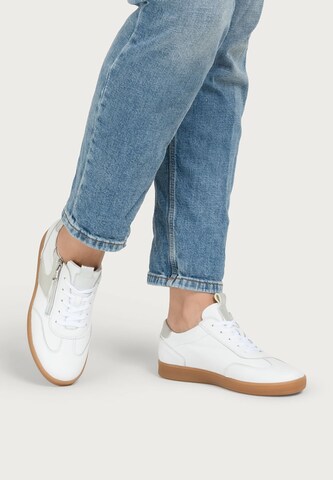 Baskets basses VITAFORM en blanc : devant