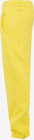 Effilé Pantalon Urban Classics en jaune