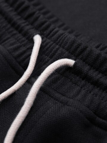 Ombre Regular Pants in Black