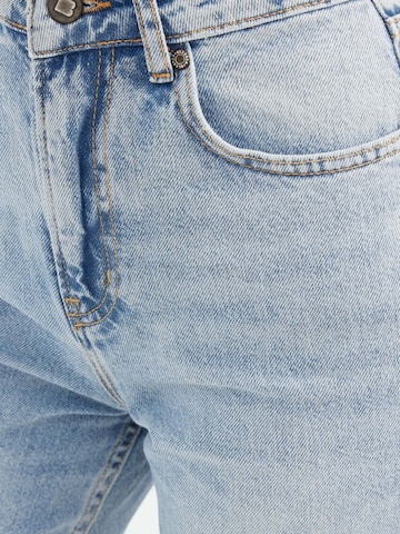 Hiccup Regular Jeans in Blau