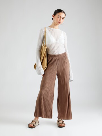 VILA Wide Leg Hose 'PLISA' in Braun