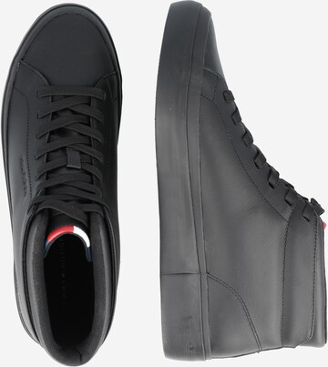 TOMMY HILFIGER Sneaker in Schwarz