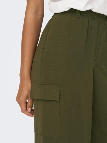 Wide leg Pantaloni cargo 'DIVYA' di JDY in verde