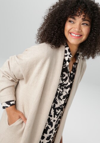 Aniston Strickjacke in Beige