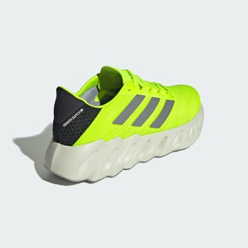 Chaussure de course 'Switch Fwd 2' ADIDAS PERFORMANCE en vert