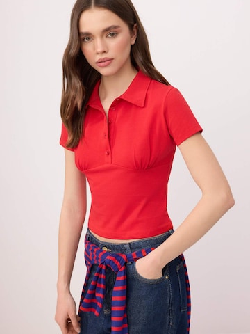 T-shirt Trendyol en rouge : devant