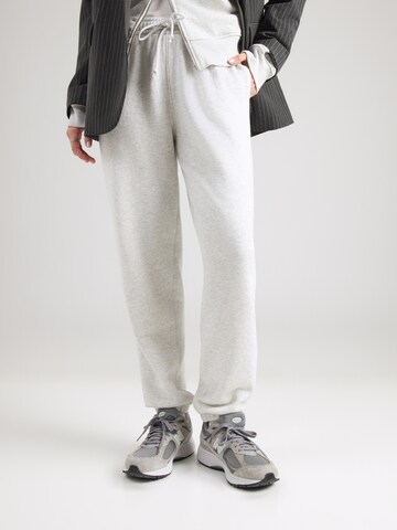 Abercrombie & Fitch Дънки Tapered Leg Панталон в сиво: отпред