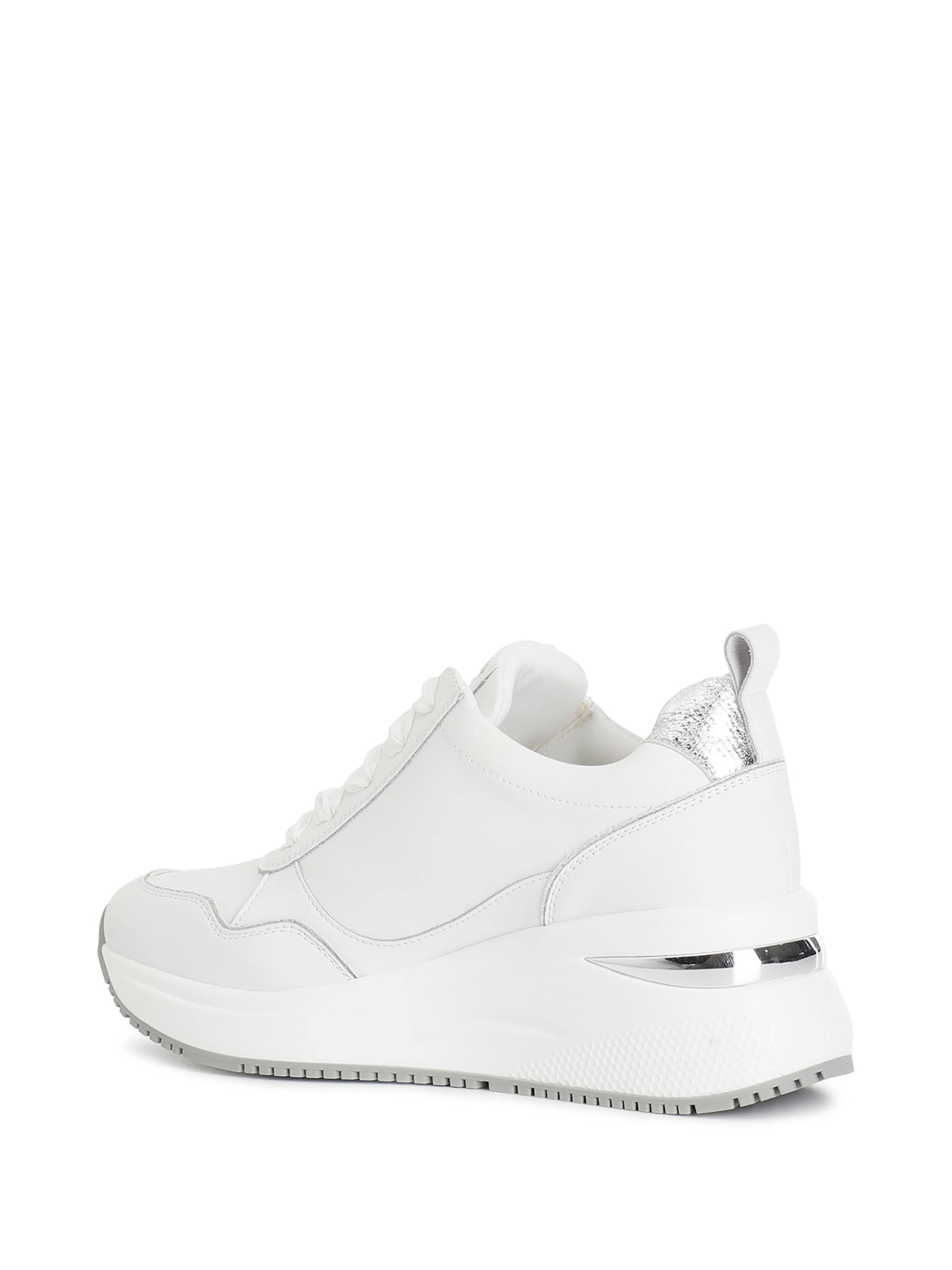 Sneaker bassa di CAFè NOIR in bianco