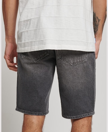 Superdry Regular Jeans in Grijs