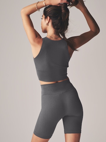The Set Top in Grau