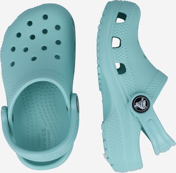 Crocs حذاء مفتوح 'Classic' بلون أزرق