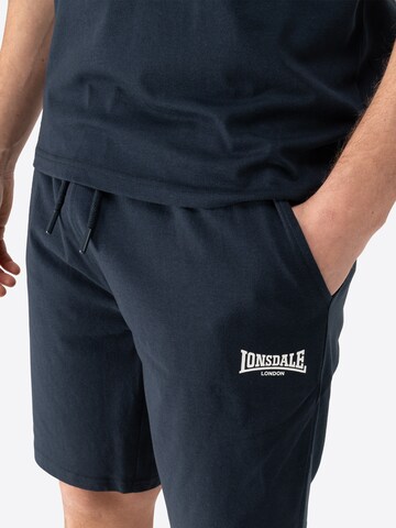 Trening de la LONSDALE pe albastru