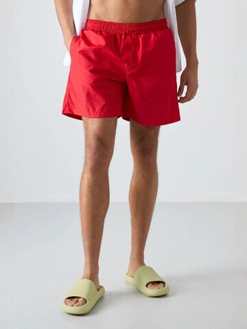Regular Pantalon Tommy Life en rouge