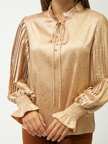 Influencer Blouse in Beige