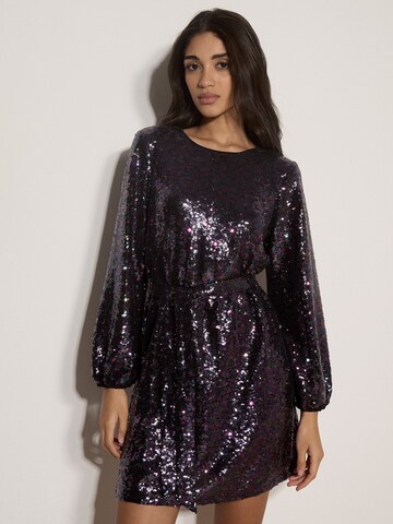 Apricot Sequin Embellished Mini Dress ' Minikleid ' in Mischfarben: Vorderseite