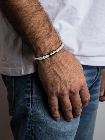 Akitsune Bracelet 'Silvus' in White: front