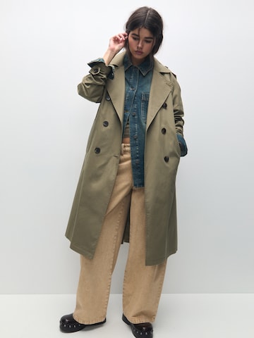 Pull&Bear Between-Seasons Coat in Green: front