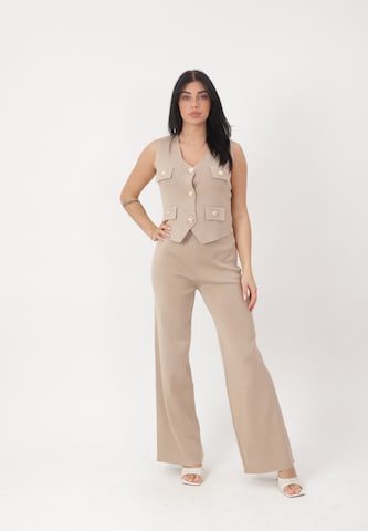 Flared Pantaloni di Elara in beige: frontale