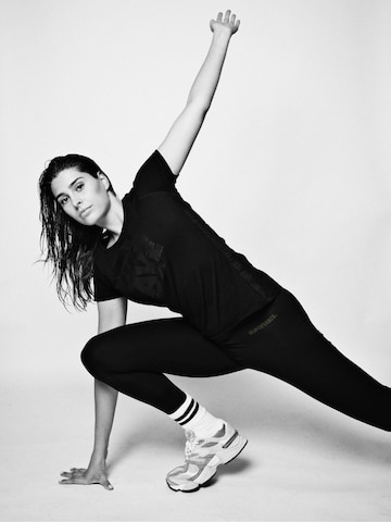Maglietta 'AMY_' di SUPERREBEL® GEAR in nero