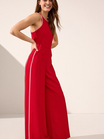 Next - Jumpsuit en rojo