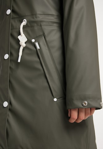 ICEBOUND Raincoat in Green