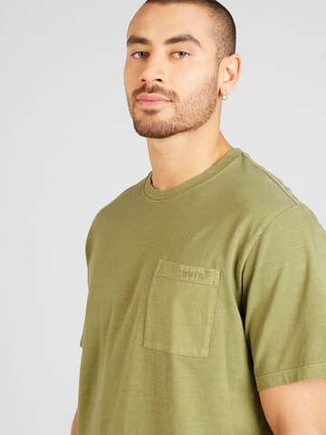 LEVI'S ® Bluser & t-shirts 'SS Pocket Tee RLX' i grøn