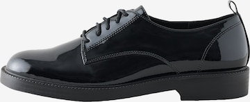 Next Nauhakengät 'Forever Comfort' värissä musta: etupuoli