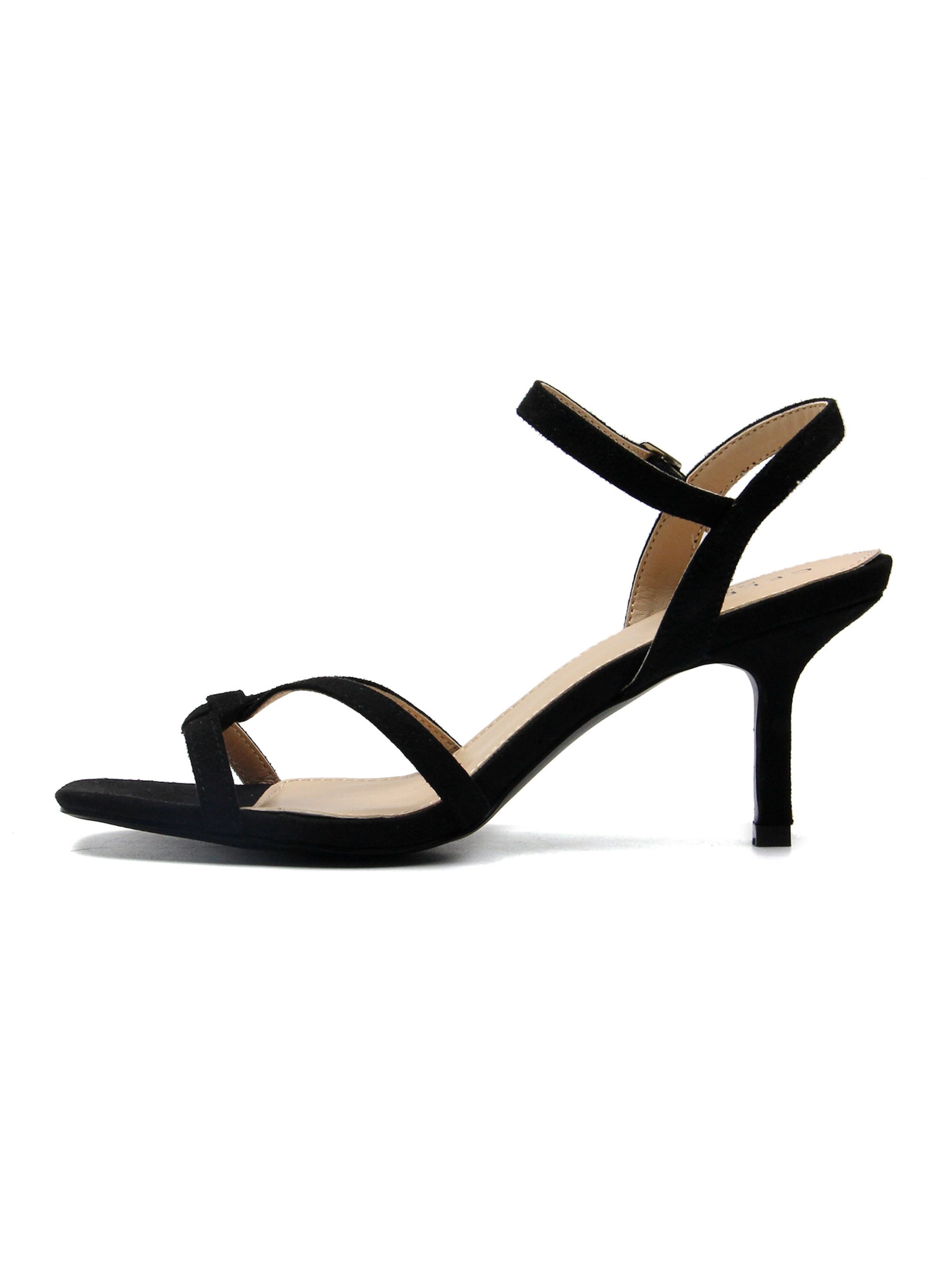 Sandales à lanières 'Chizitelu' Celena en noir