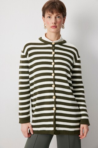 Touche Prive Knit Cardigan in Green: front