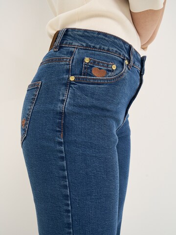 Camomilla Italia Flared Jeans 'CINDY' in Blauw