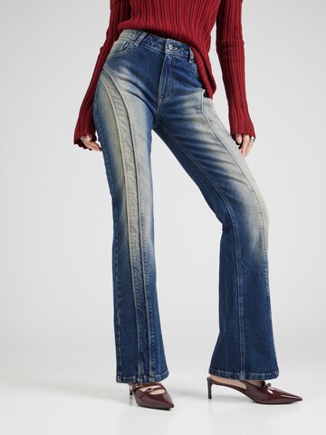 Flared Jeans di SHYX in blu: frontale