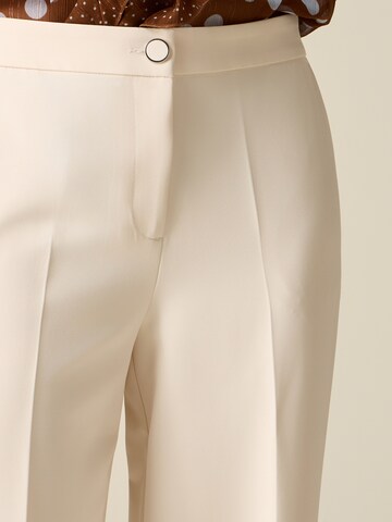 oltre Baggy Pants in White