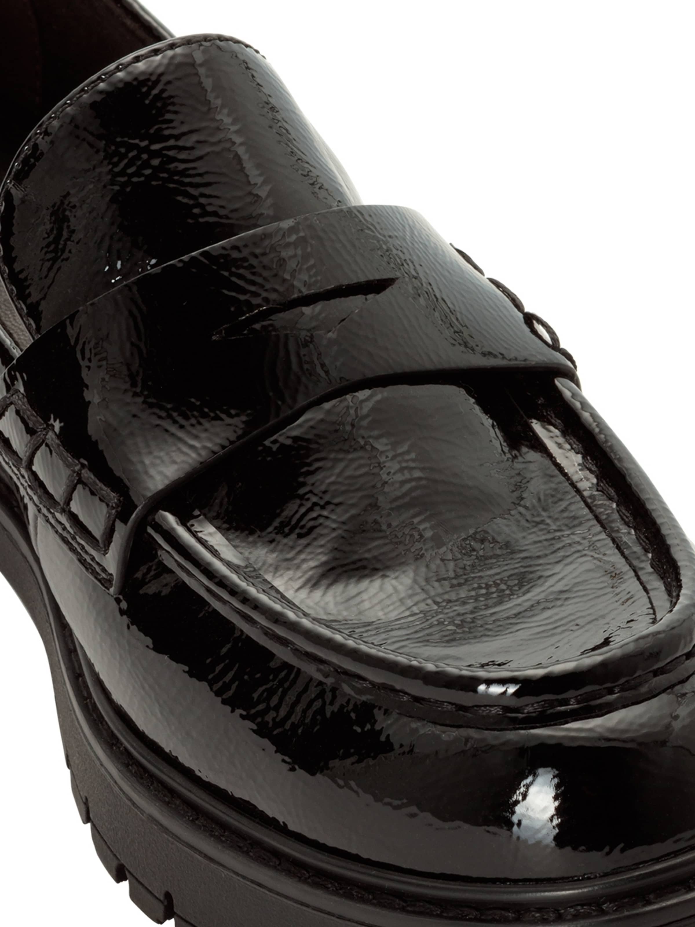 Chaussure basse Tamaris en noir
