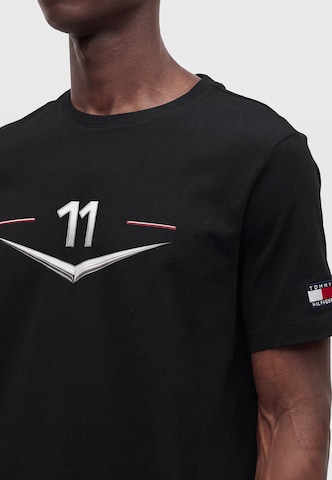 Maglietta 'TH X CF1 DRIVERS CHEVRON' di TOMMY HILFIGER in nero