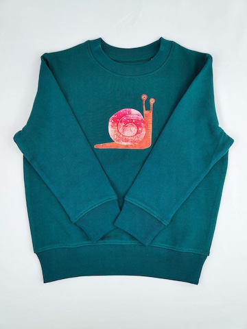 MelaDi Sweatshirt 'Rote Schnecke' in Grün: Vorderseite