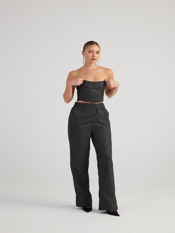 Wide Leg Pantalon chino HOLLY LOLLY en noir