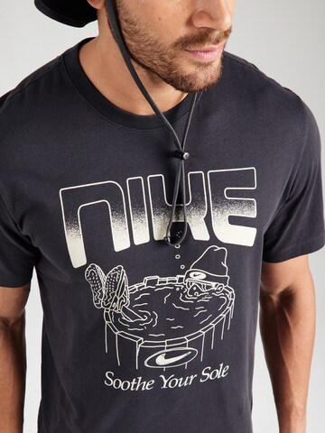Nike Sportswear Majica | črna barva