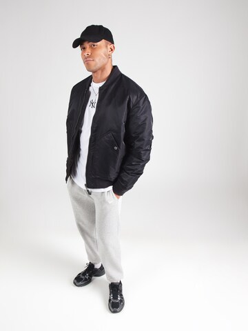 NEW ERA - Camisa 'NEYYAN' em branco