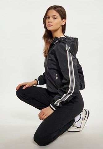 myMo ATHLSR Übergangsjacke in Schwarz
